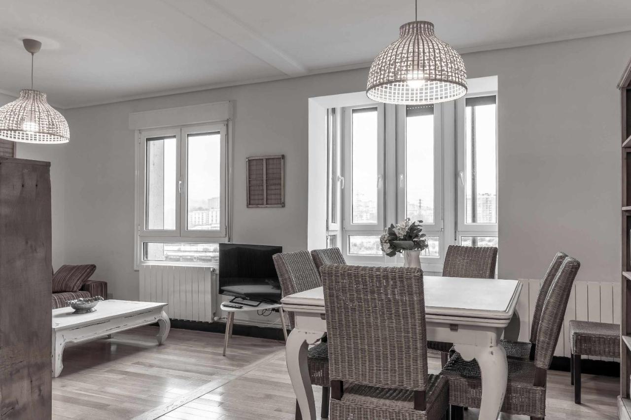 Apartamento KUIA con vistas frontales a la Ría de Bilbao cerca del metro Erandio Exterior foto