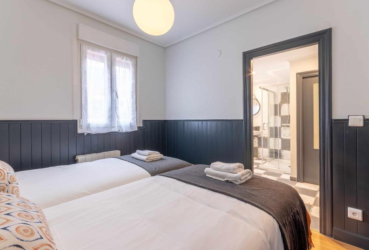 Apartamento KUIA con vistas frontales a la Ría de Bilbao cerca del metro Erandio Exterior foto